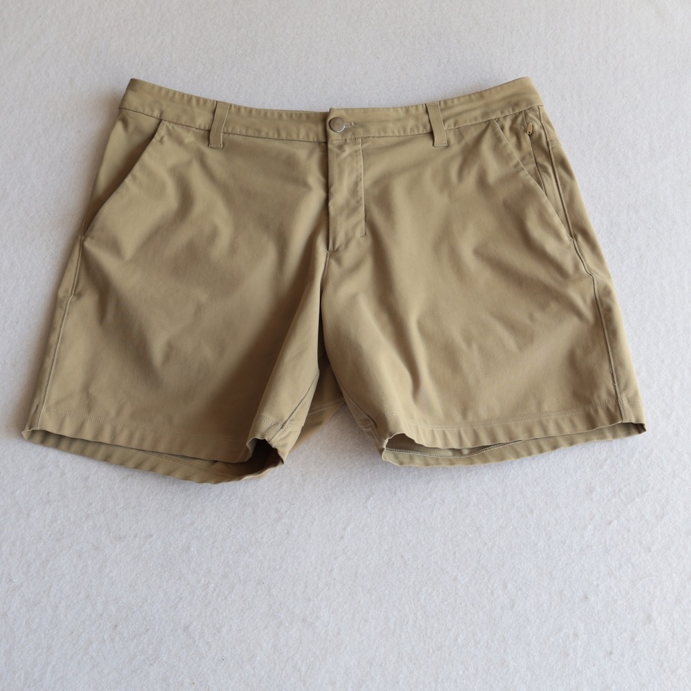 Lululemon Commission Short 7 inseam Mens 34 Tan Khaki Chino Golf Stretch LM7AFMS